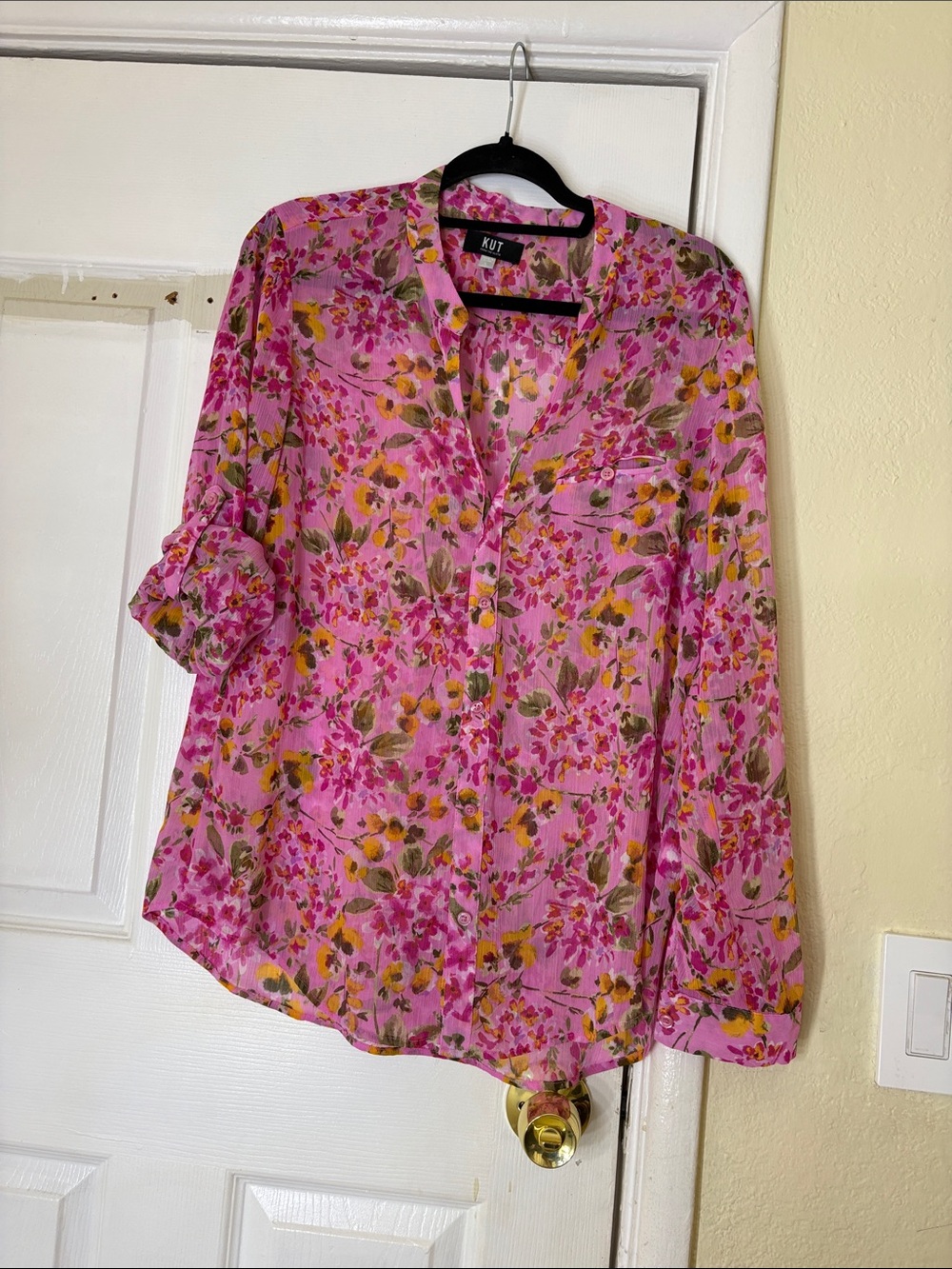 Kut from the Kloth Pink Floral Button-Front Top